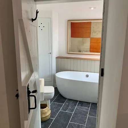 Luxurious Cottage In The Heart Of Falmouth Exterior photo