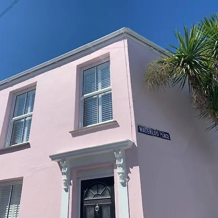 Luxurious Cottage In The Heart Of Falmouth Exterior photo