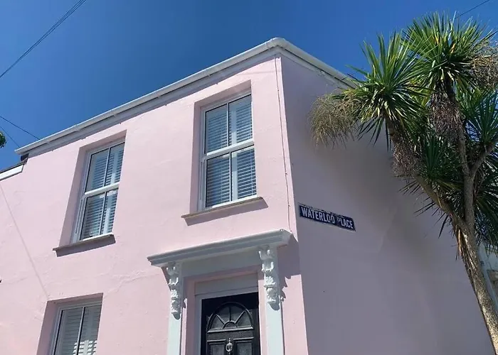 Luxurious Cottage In The Heart Of Falmouth