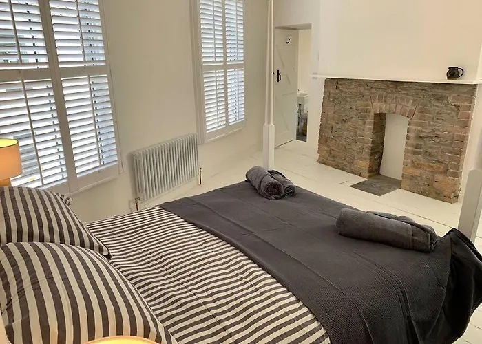 Luxurious Cottage In The Heart Of Falmouth